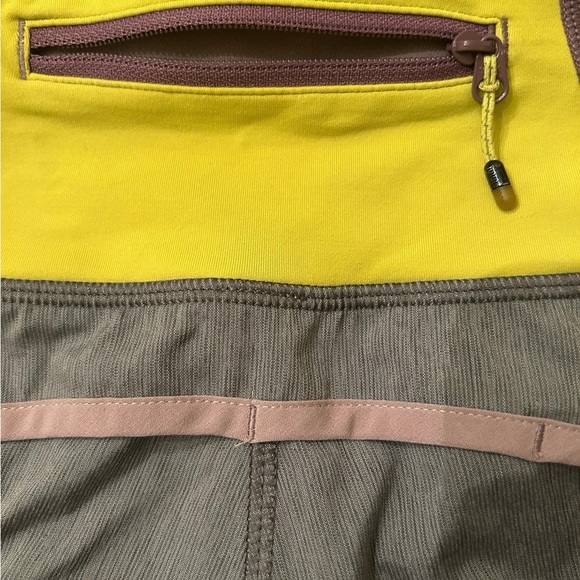 Lululemon Run time Shorts Size 6 - Picture 9 of 14